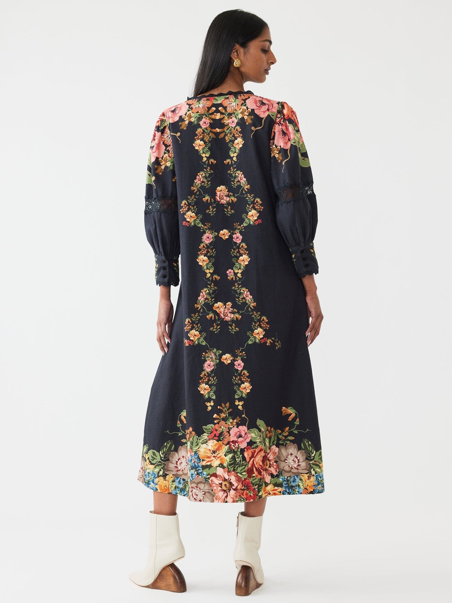 Robe Tara