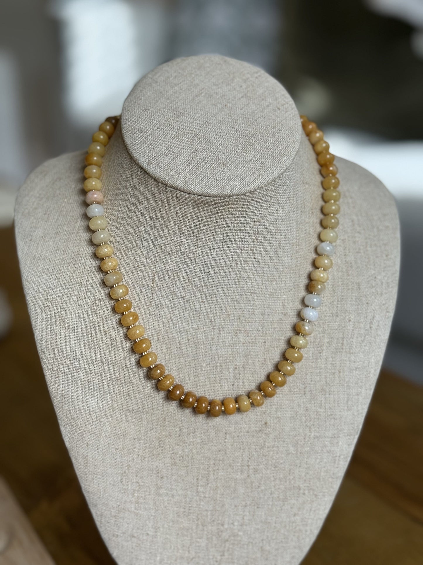 Collier Hilary