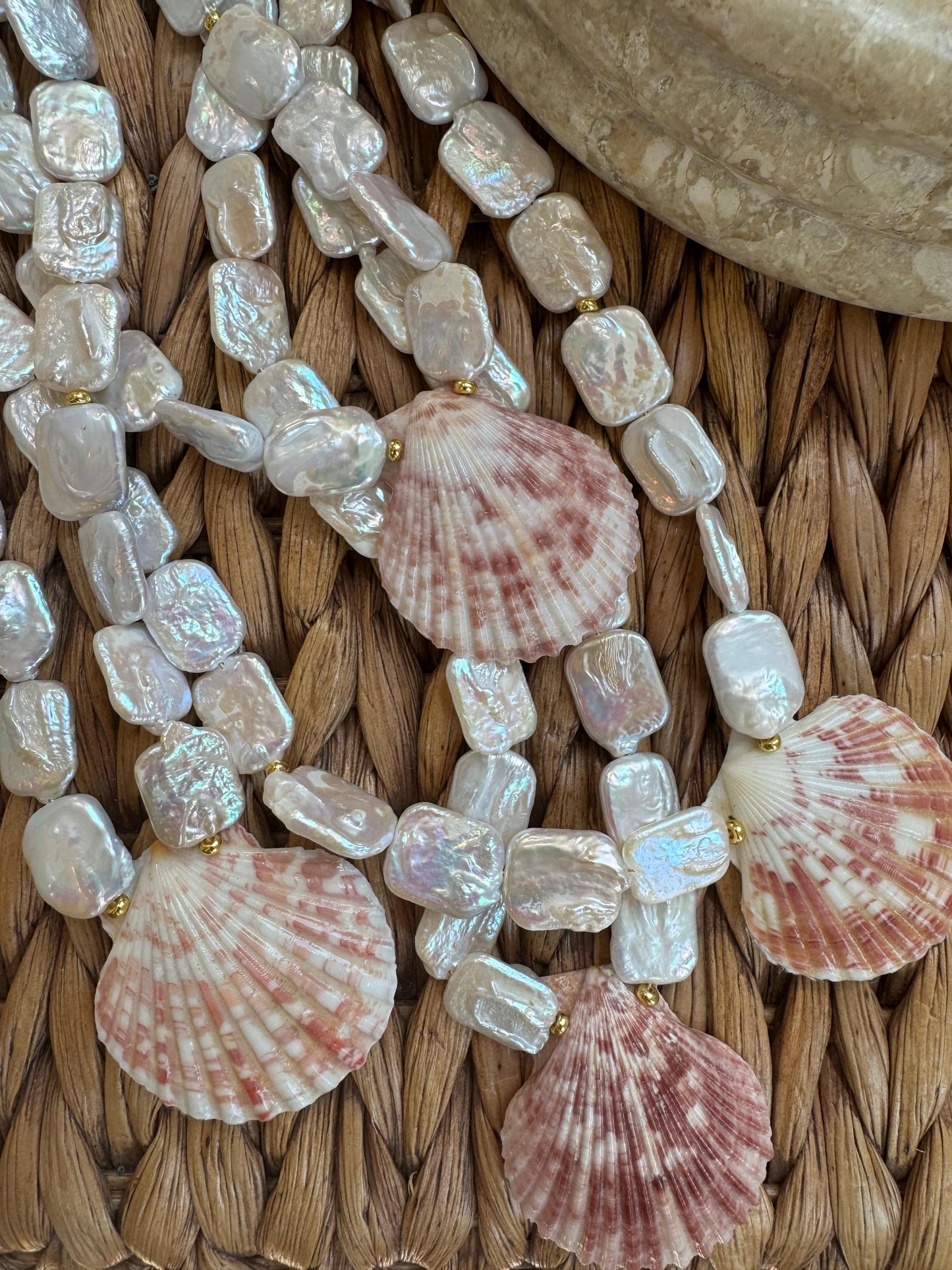 Pendentif en perle de coquillage