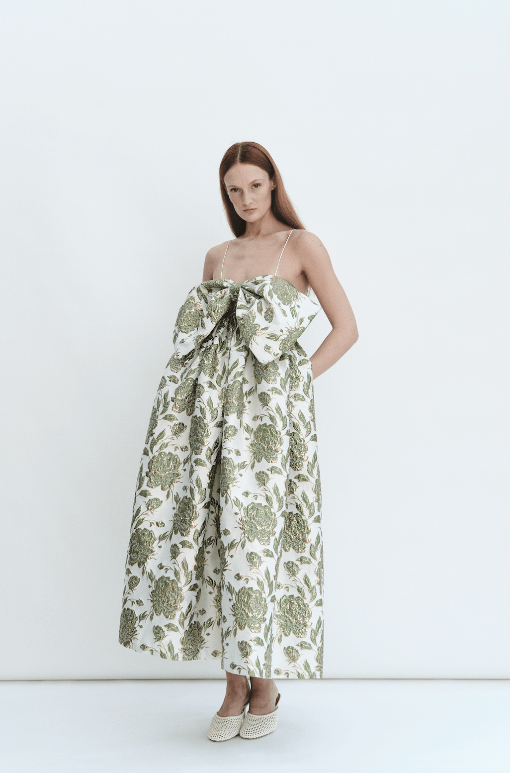 Robe à nœud en brocart émeraude