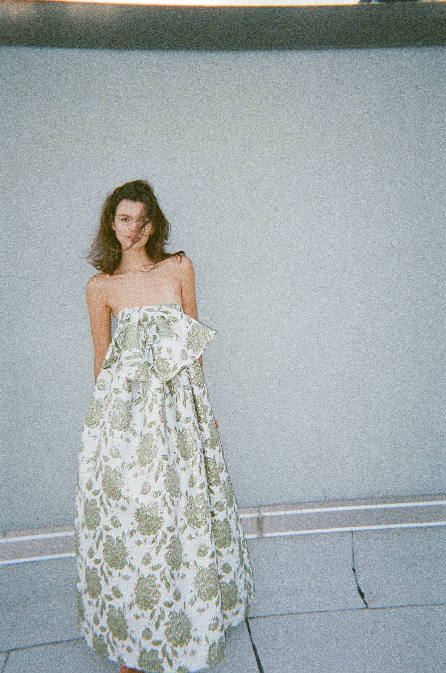 Robe à nœud en brocart émeraude