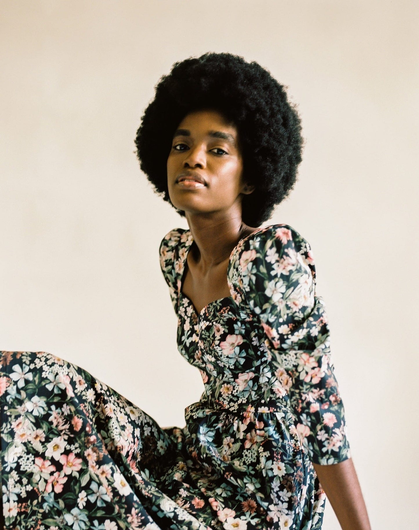 Robe violette / Coton fleuri noir