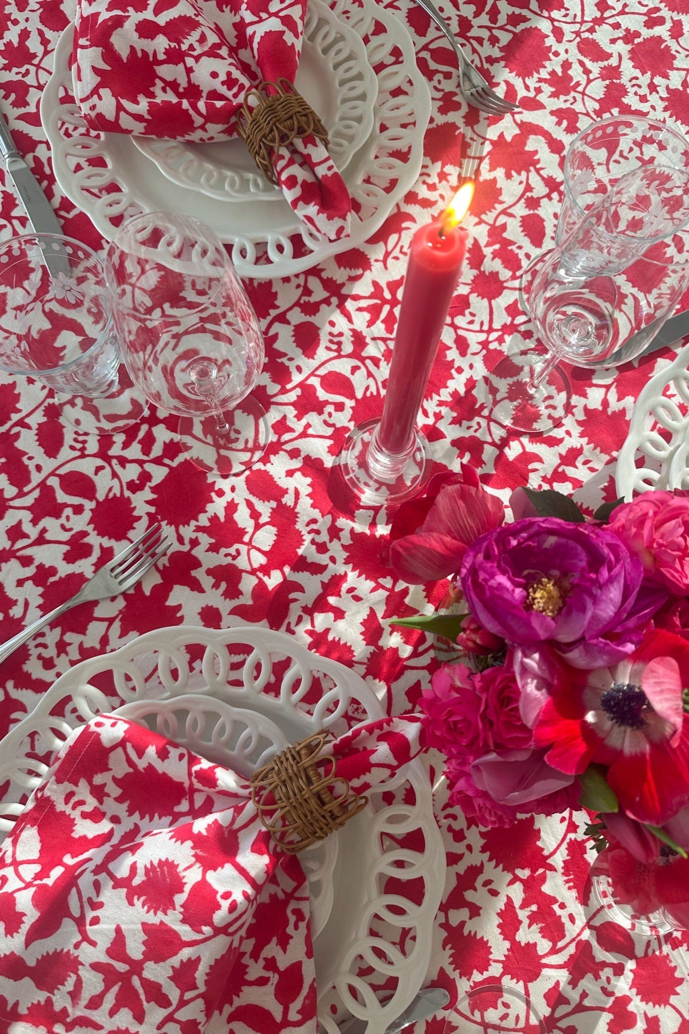 Serviettes aux couleurs vives de la fleur de canneberge