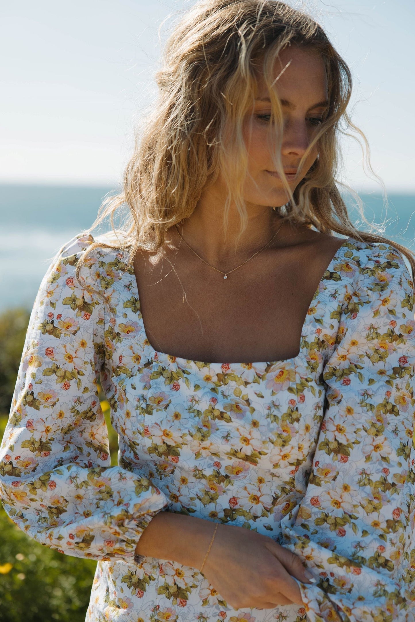 La robe Alexandra à fleurs printanières