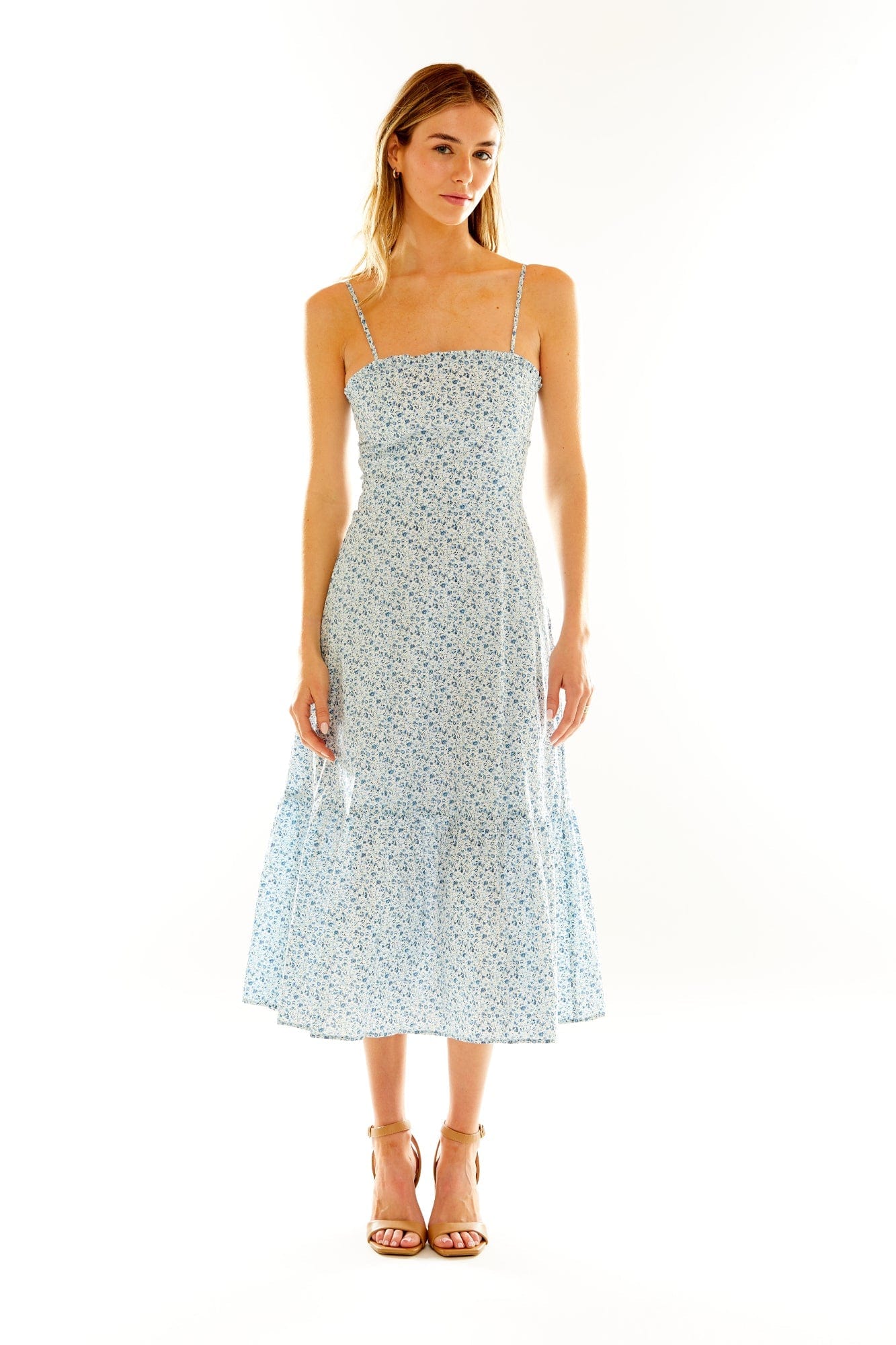 La robe Maggie à fleurs bleues