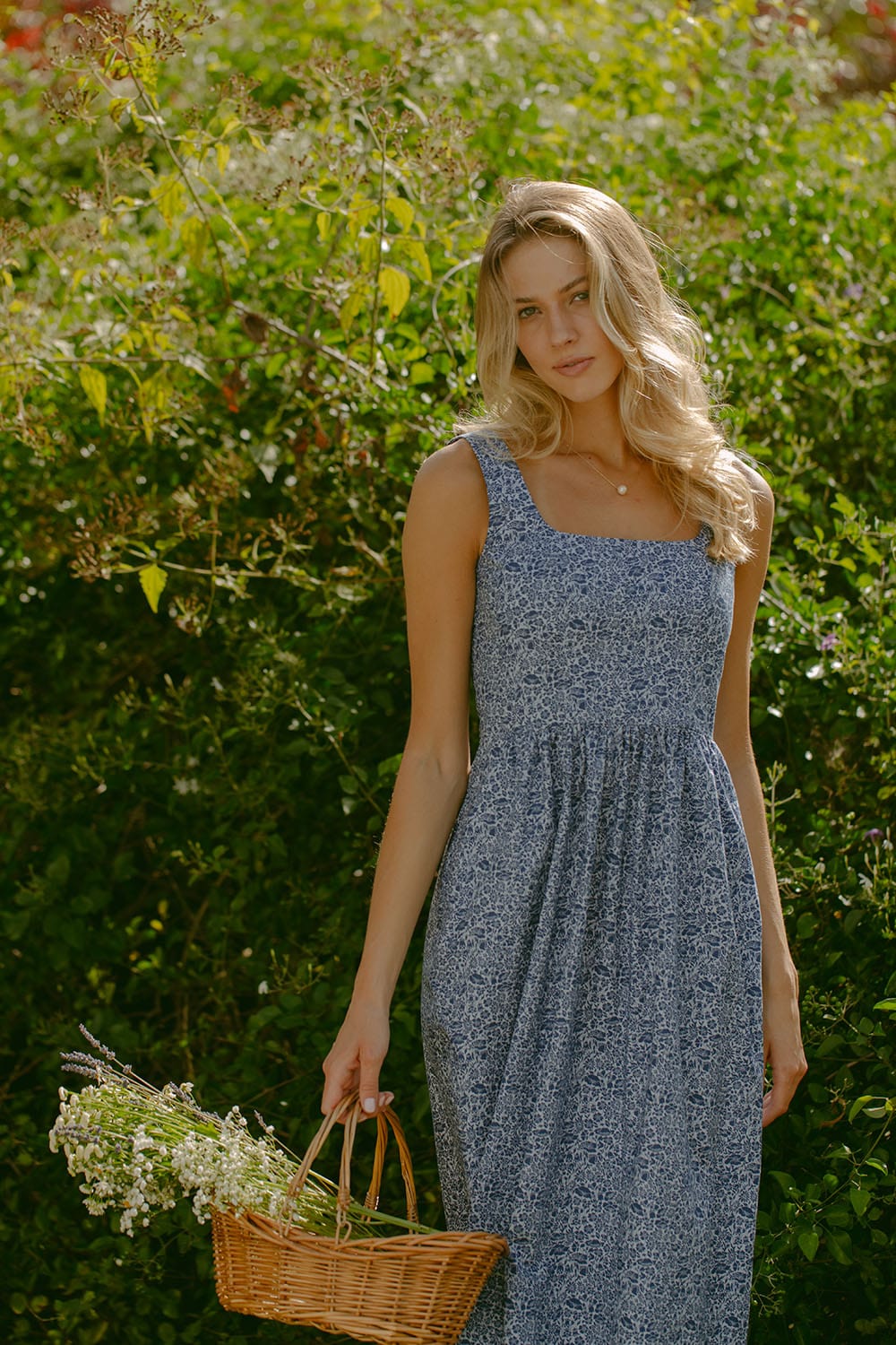 La robe Mary Alex en indigo coquelicot