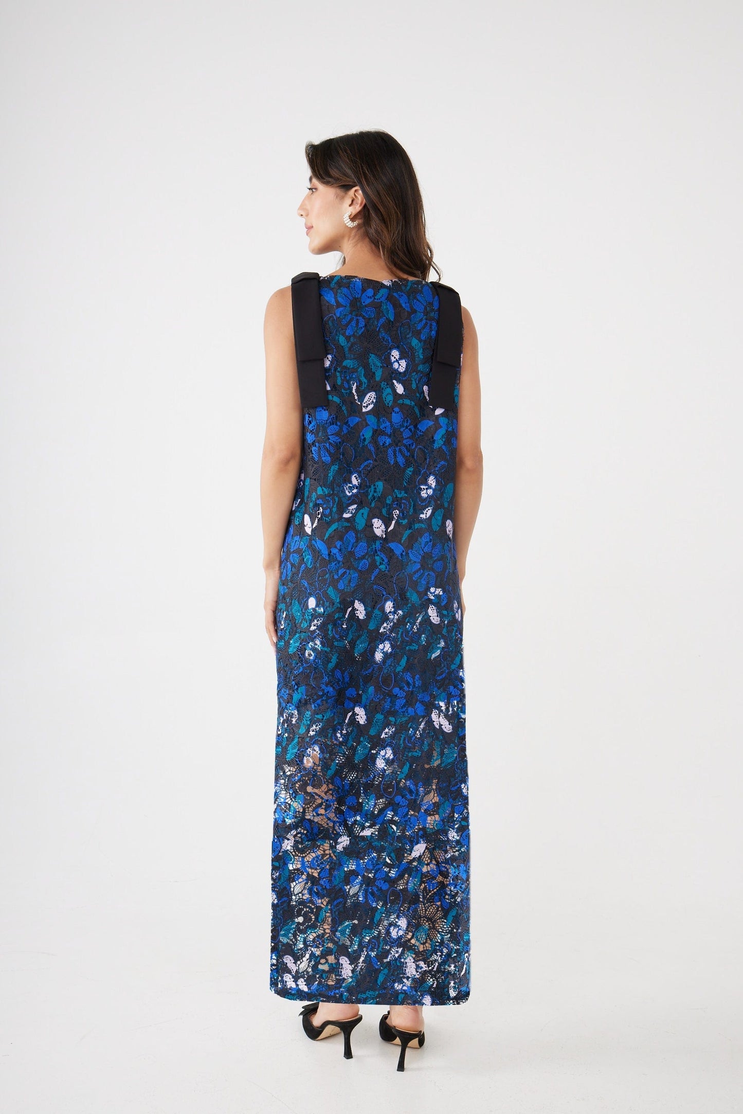 Robe Michelle en dentelle florale bleue à marguerites