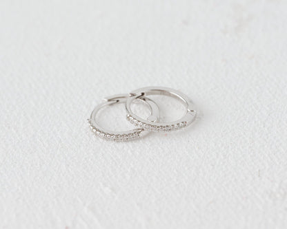 Mini créoles en diamant