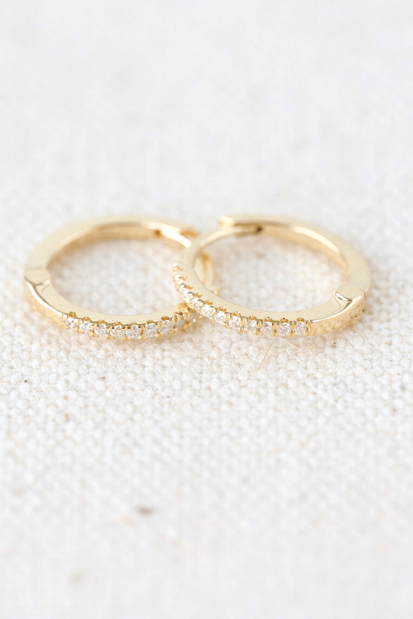 Mini créoles en diamant