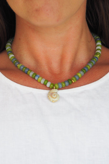 Collier à breloques coquillages de falaise