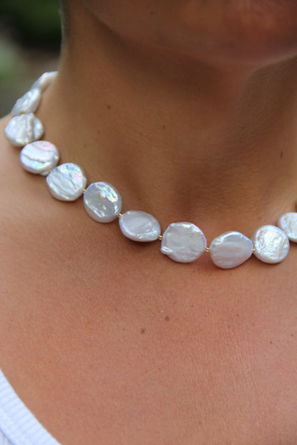 Collier ras du cou en perles et pièces de monnaie Comporta
