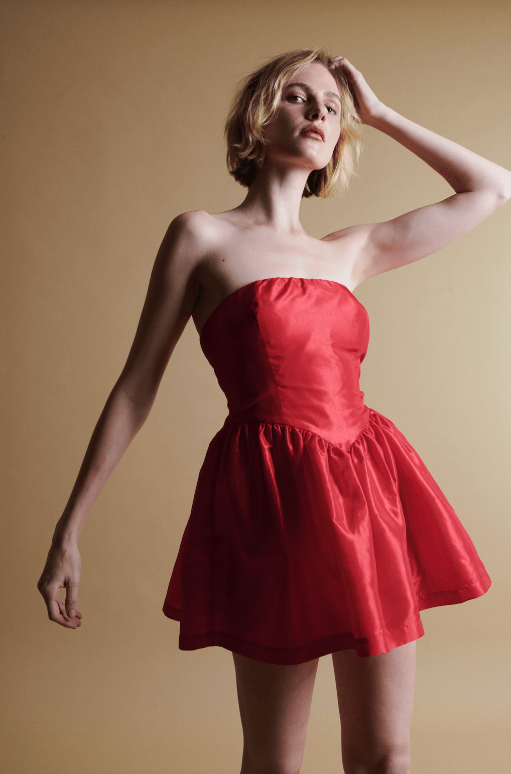 Robe courte Roxanne en rouge cerise