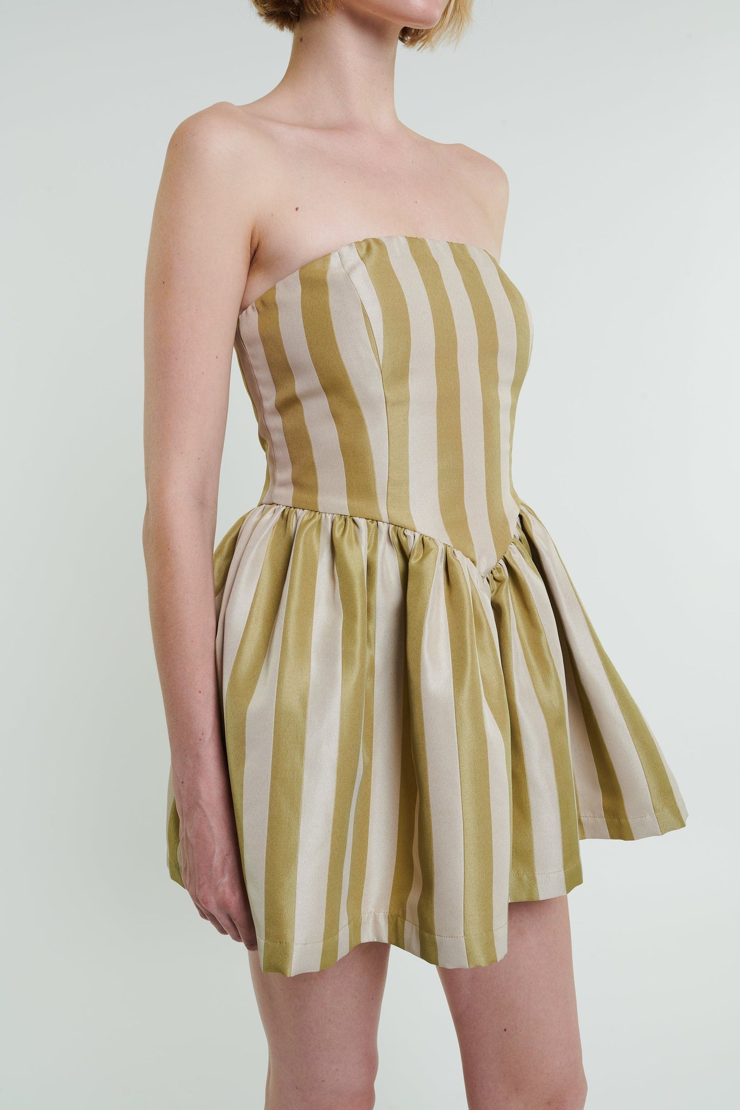 Robe courte Roxanne à rayures sauge