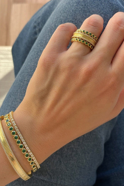 Bague Remi avec lunette en émeraude ronde