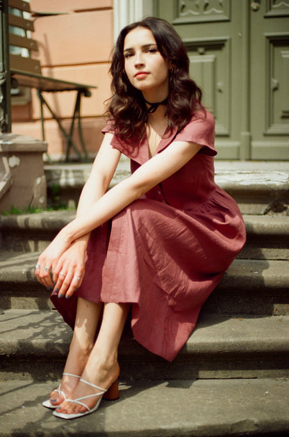 Robe Helena / 100% lin prune avec boutons coquillages