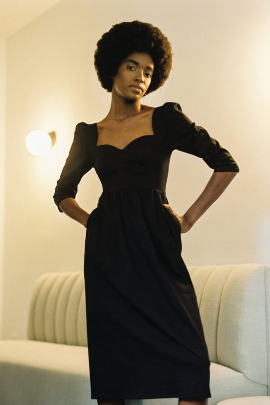 Robe violette en coton noir