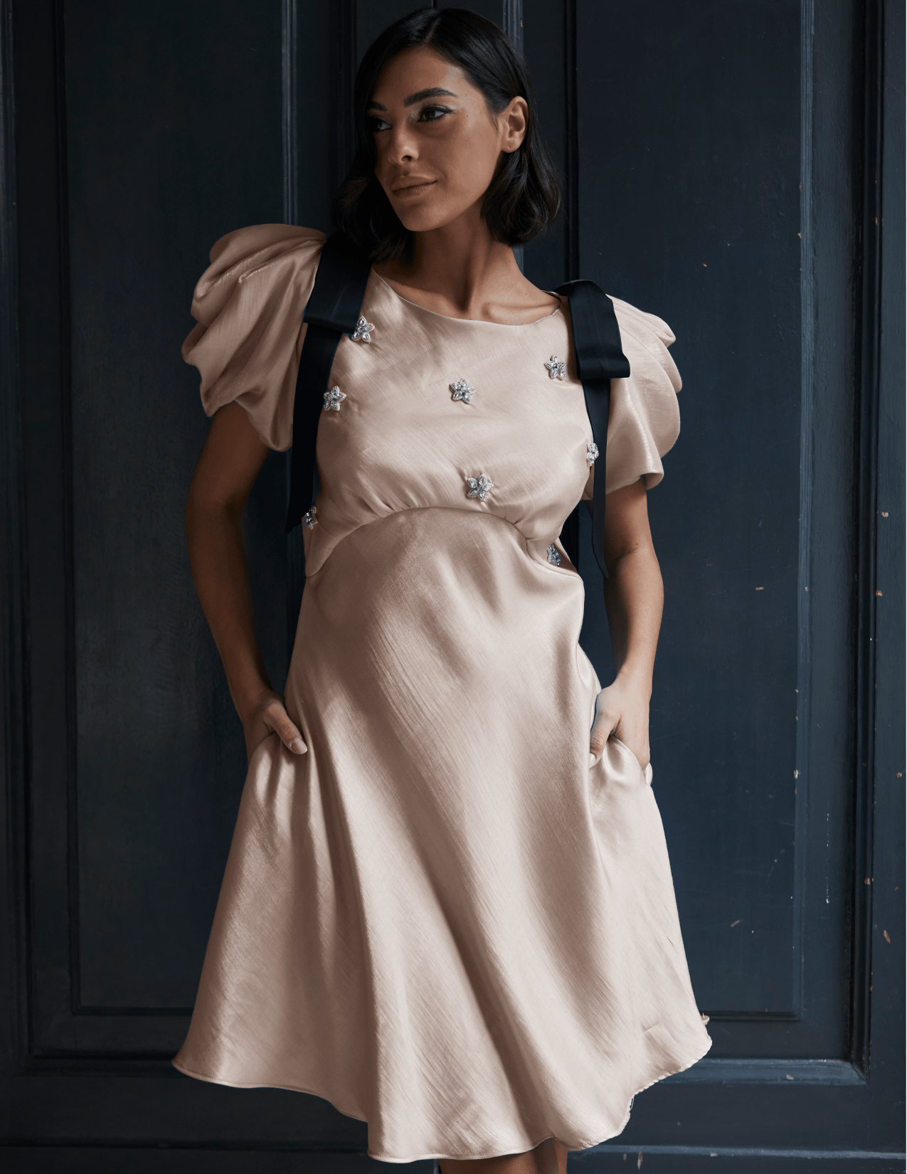 Robe Dahlia Nœud Champagne avec Étoiles